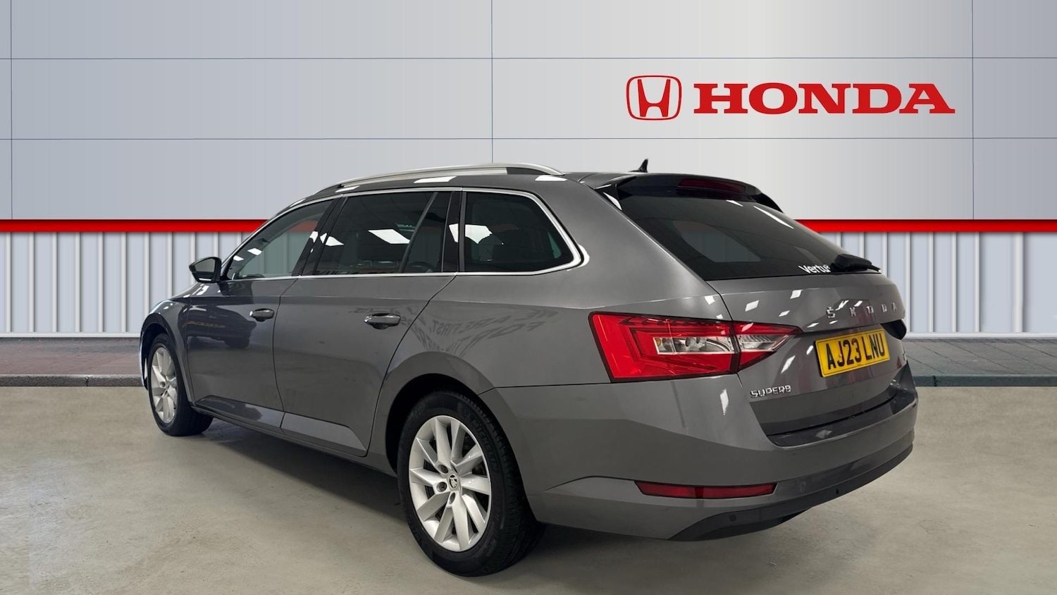 Used Skoda Superb 2023 for sale - 77300968: Photo 3