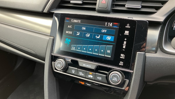 Used Honda Civic 2019 for sale - 76224861: Photo 24
