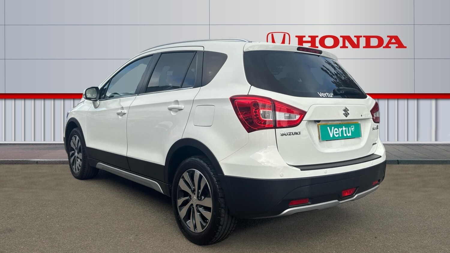 Used Suzuki SX4 S-Cross 2017 for sale - 76048904: Photo 3