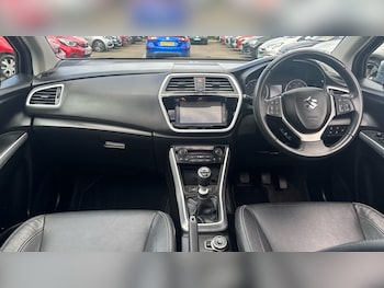 Used Suzuki SX4 S-Cross 2017 for sale - 76048904: Photo