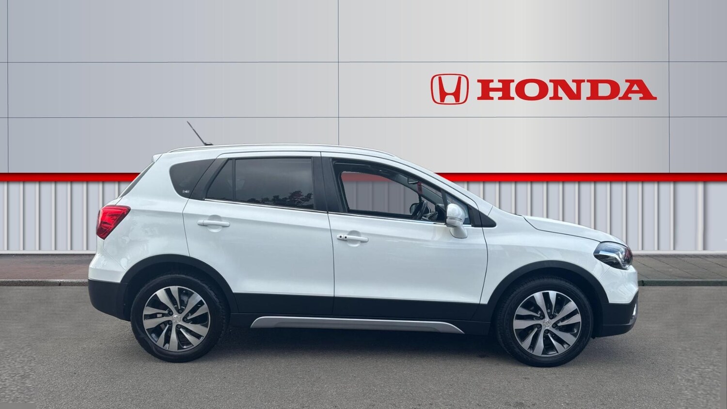 Used Suzuki SX4 S-Cross 2017 for sale - 76048904: Photo 5
