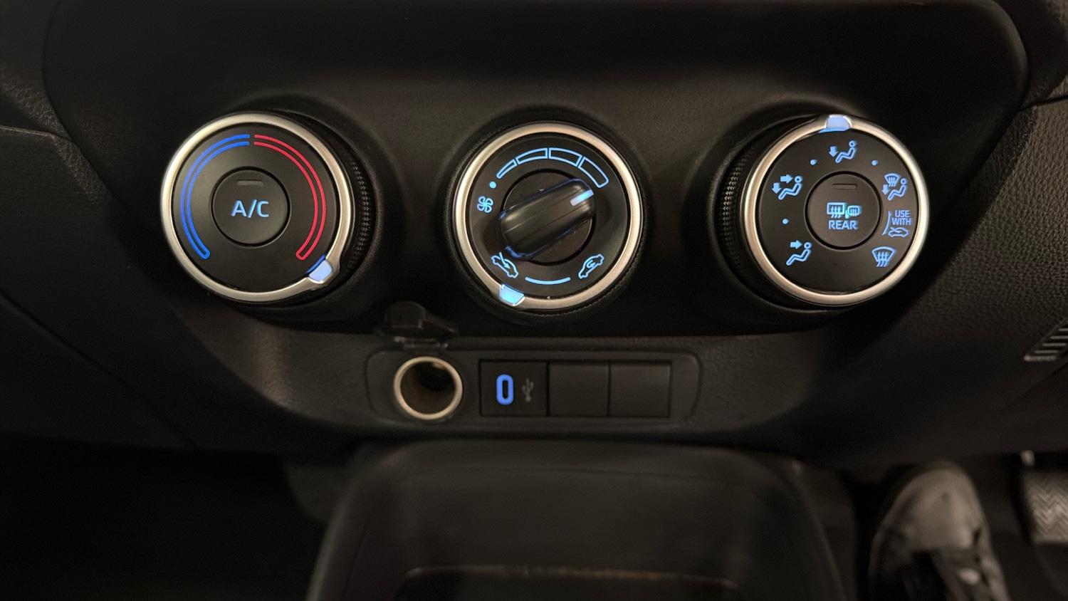 Used Toyota Aygo X 2024 for sale - 77222850: Photo 34