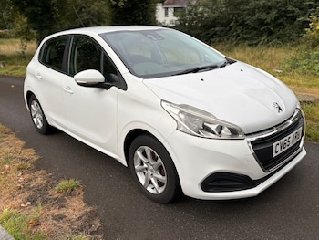 Peugeot - 208