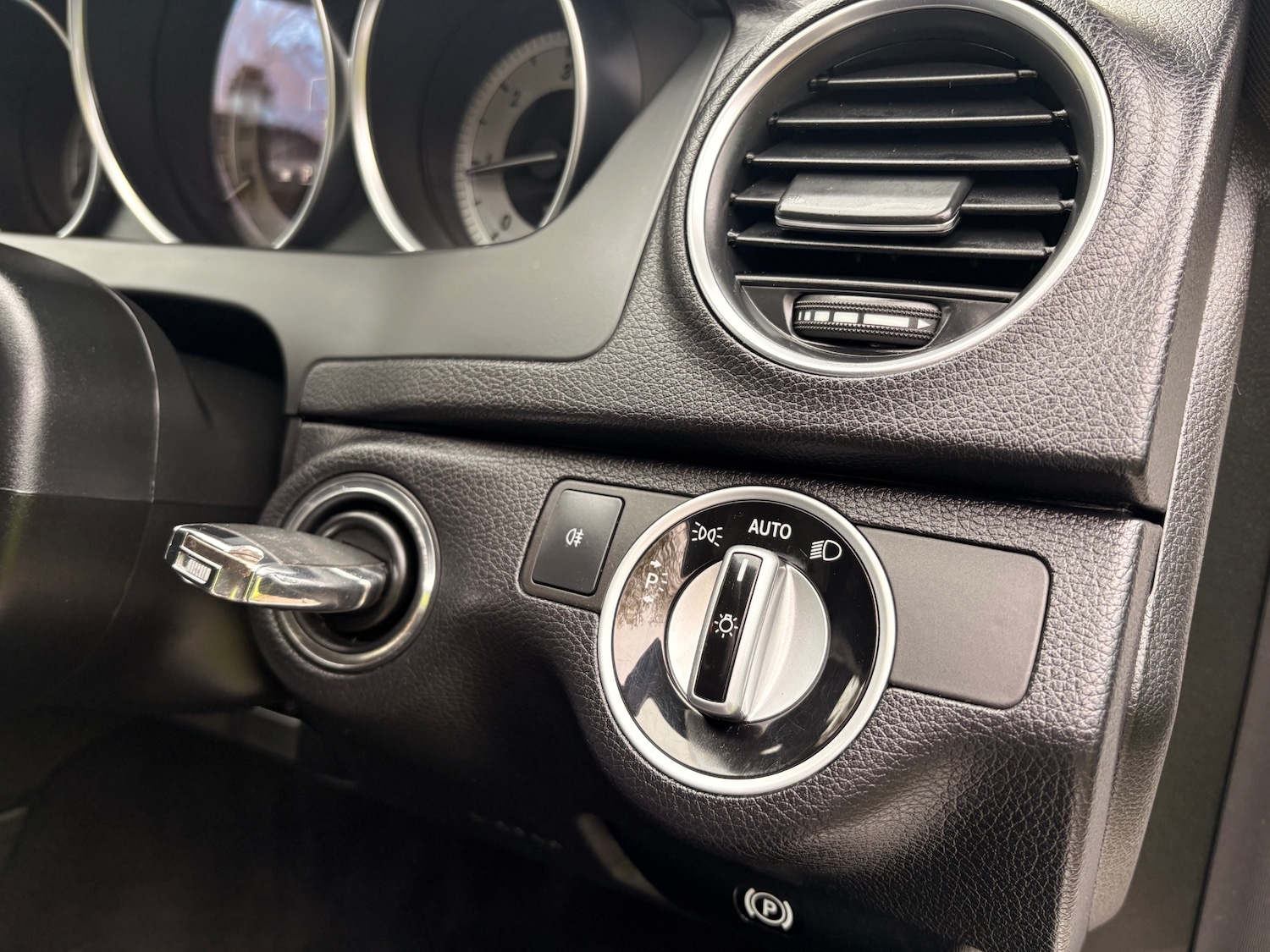 Used Mercedes-Benz C Class 2012 for sale - 76293361: Photo 24