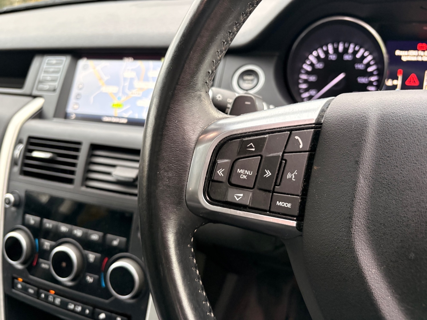 Used Land Rover Discovery Sport 2015 for sale - 76567871: Photo 15