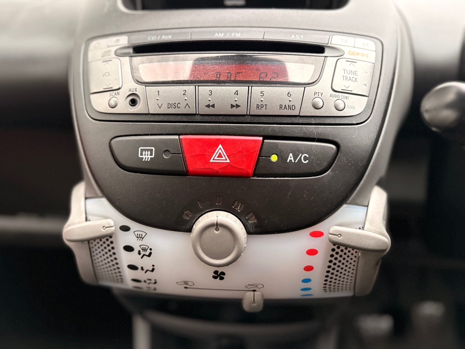 Used Toyota AYGO 2012 for sale - 76963718: Photo 14