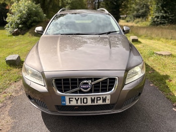Used Volvo V70 2010 for sale - 75774580: Photo