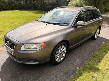 Used Volvo V70 2010 for sale - 75774580: Photo