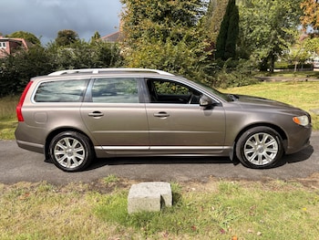 Used Volvo V70 2010 for sale - 75774580: Photo