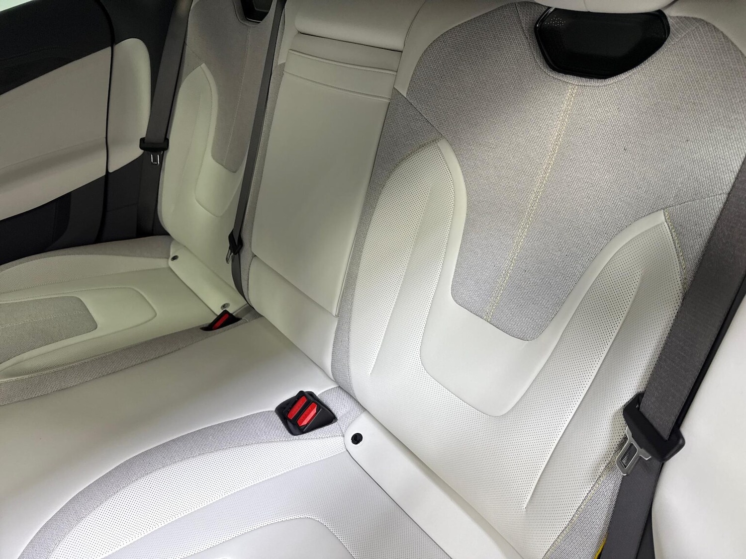 Used Lotus Emeya 2025 for sale - 77872136: Photo 20