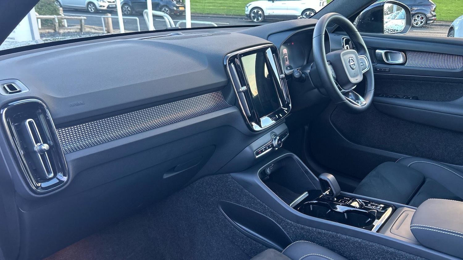 Used Volvo XC40 2024 for sale - 77101923: Photo 14