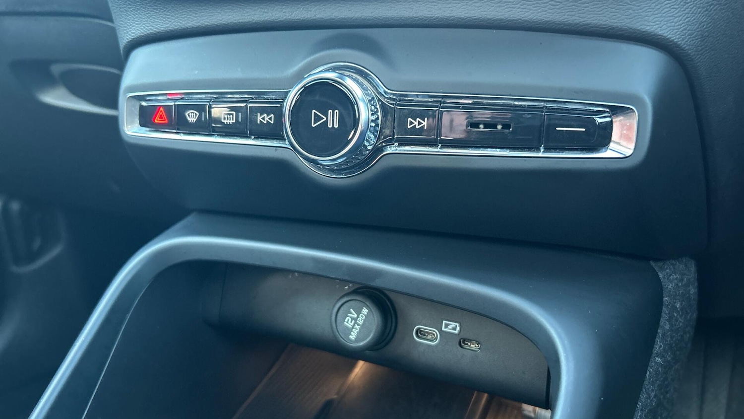 Used Volvo XC40 2024 for sale - 77101923: Photo 18