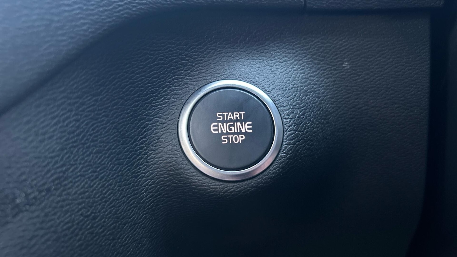 Used Volvo XC40 2024 for sale - 77101923: Photo 23