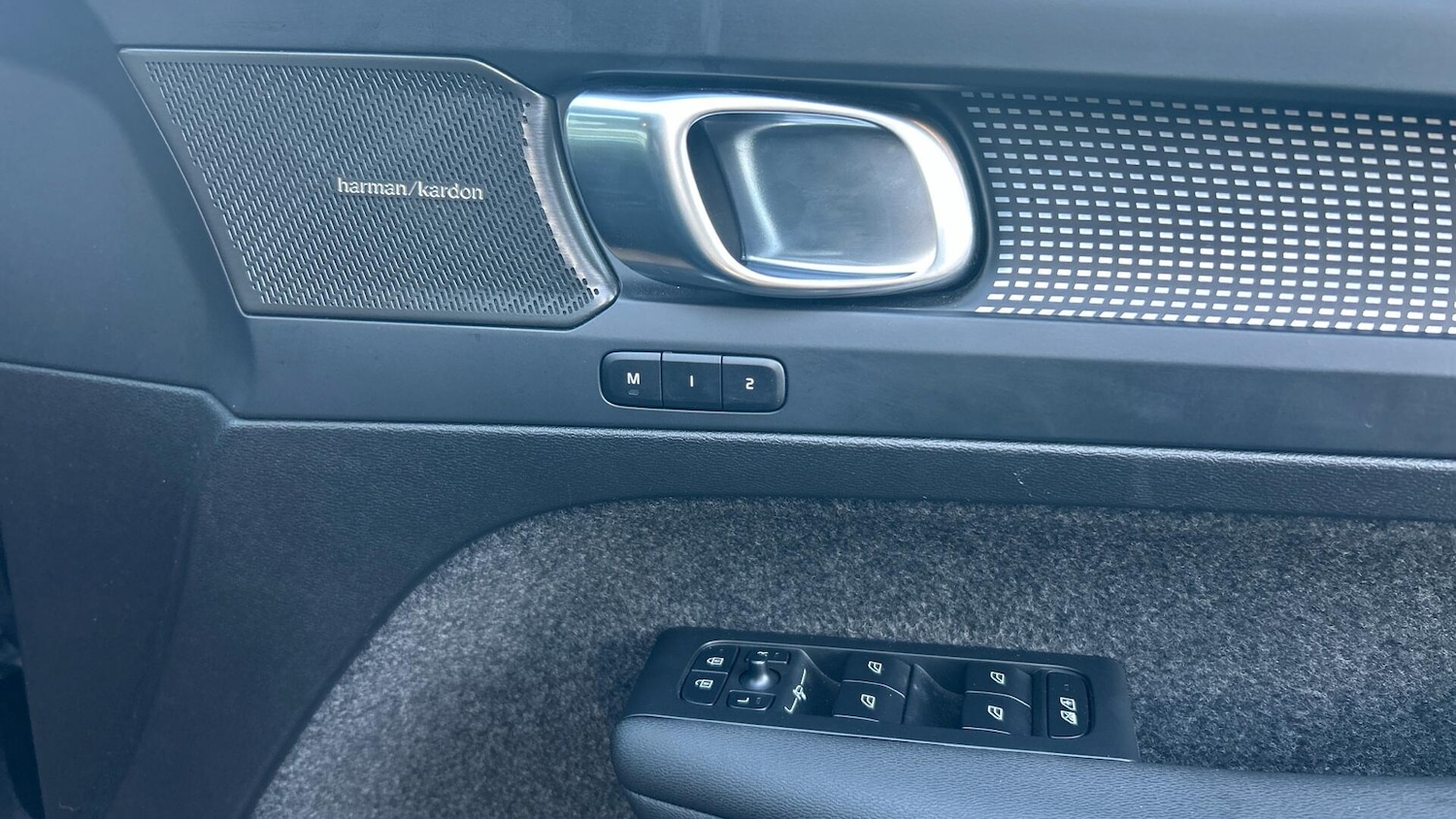 Used Volvo XC40 2024 for sale - 77101923: Photo 24