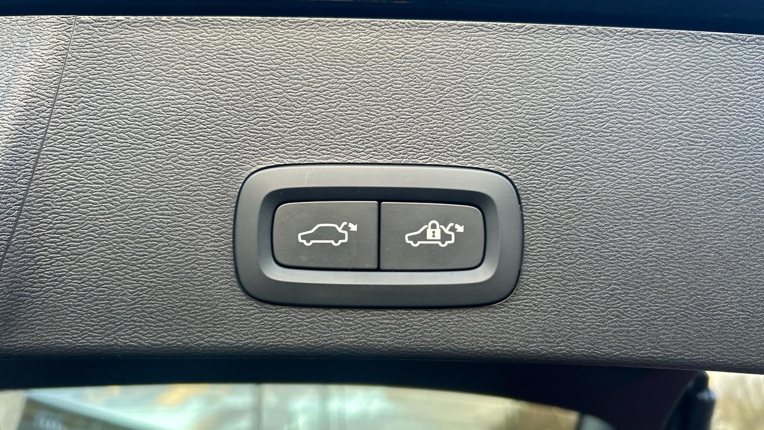 Used Volvo XC40 2024 for sale - 77101923: Photo 27