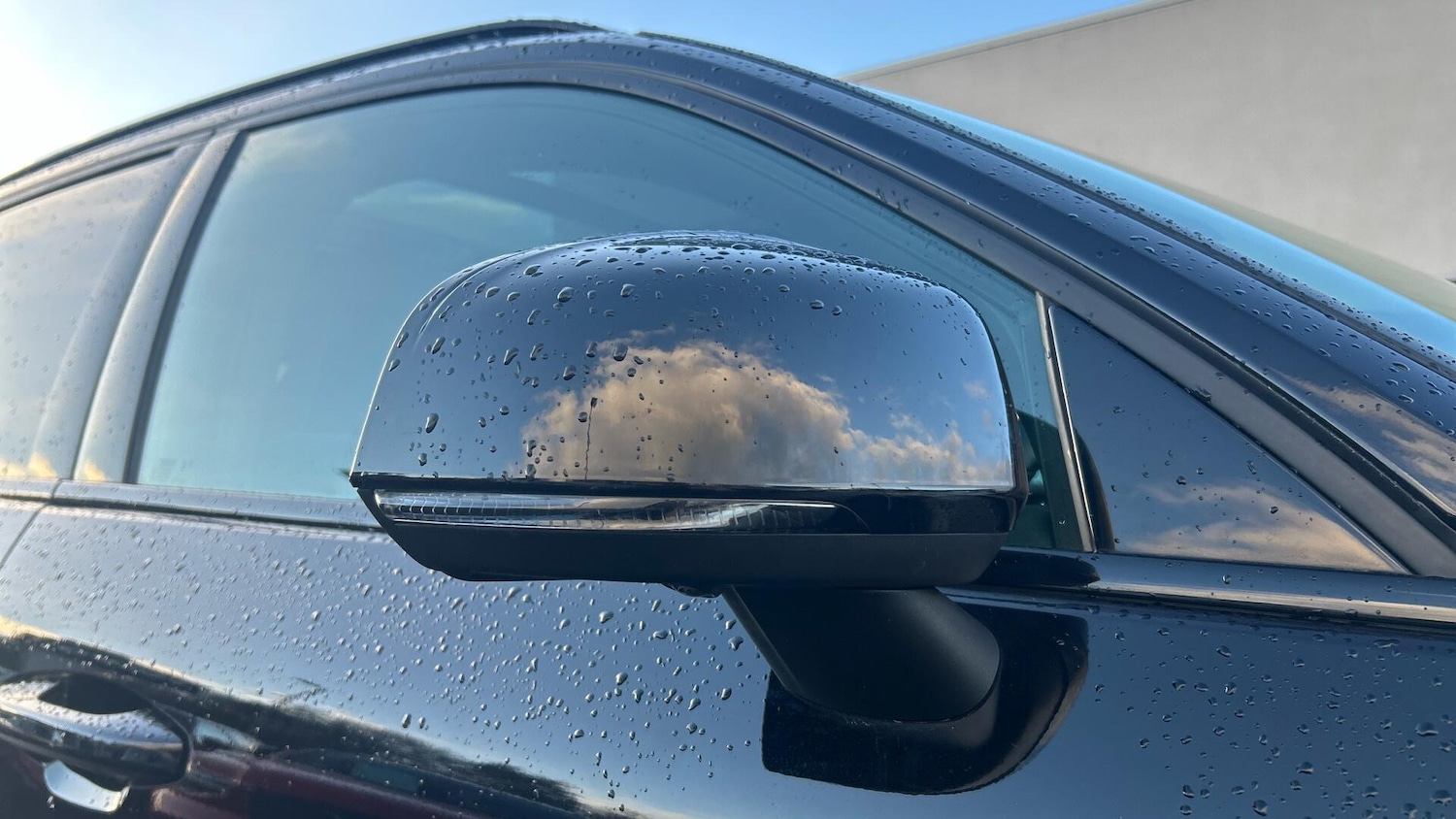 Used Volvo XC40 2024 for sale - 77101923: Photo 31