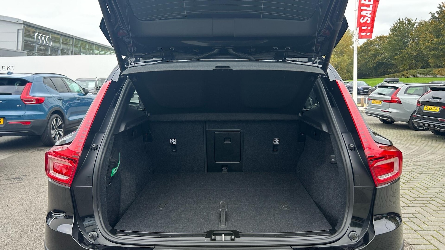 Used Volvo XC40 2024 for sale - 76913040: Photo 13