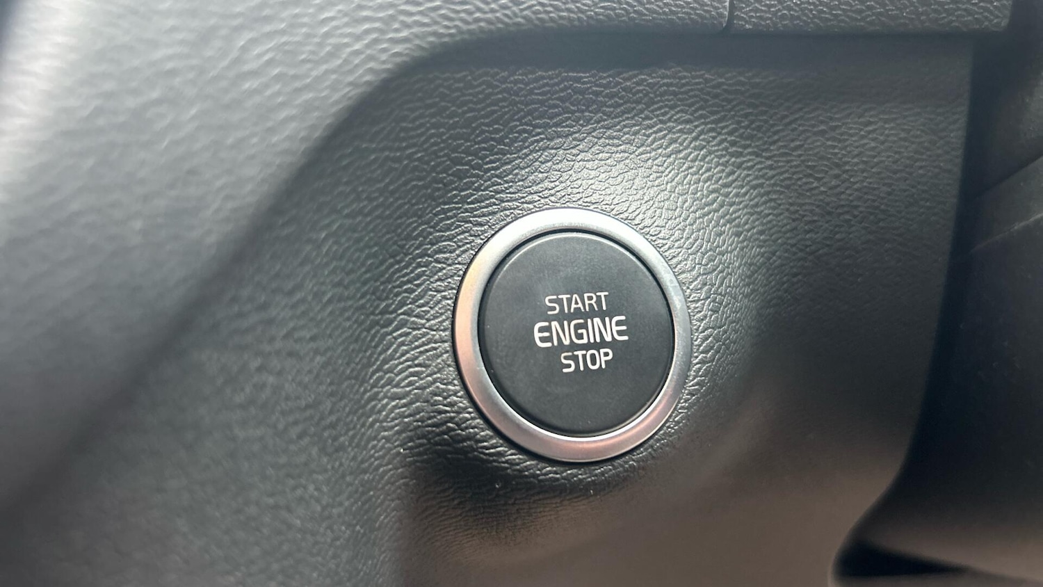 Used Volvo XC40 2024 for sale - 76913040: Photo 24