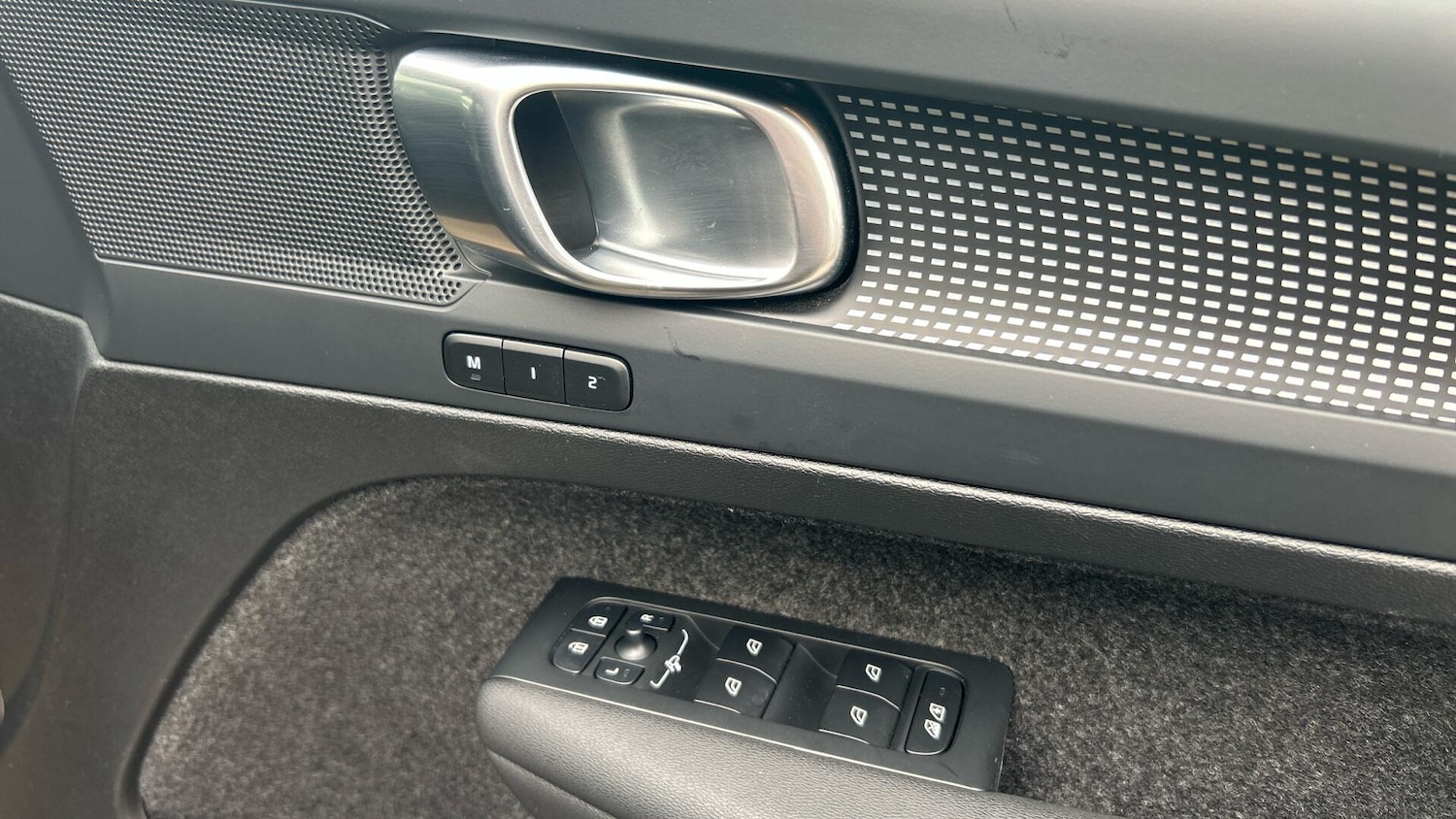 Used Volvo XC40 2024 for sale - 76913040: Photo 25