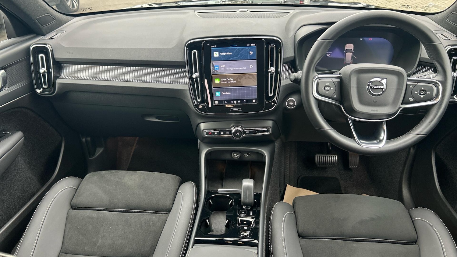 Used Volvo XC40 2024 for sale - 76913040: Photo 5