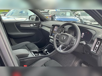 Used Volvo XC40 2023 for sale - 75635719: Photo