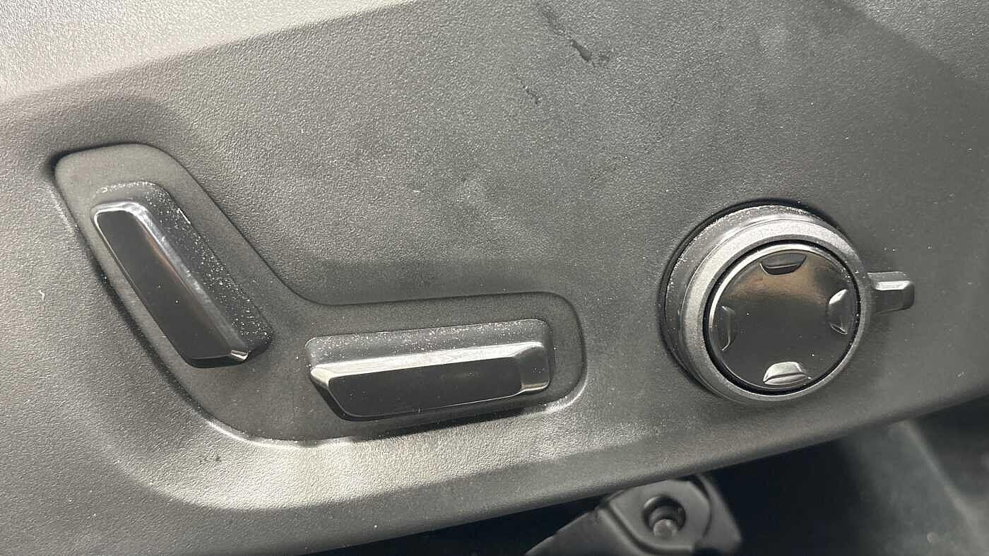 Used Volvo XC60 2025 for sale - 76952613: Photo 28