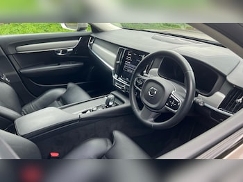 Used Volvo V90 2022 for sale - 78585971: Photo