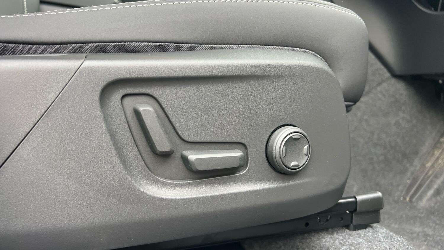 Used Volvo XC40 for sale - 77737306: Photo 17