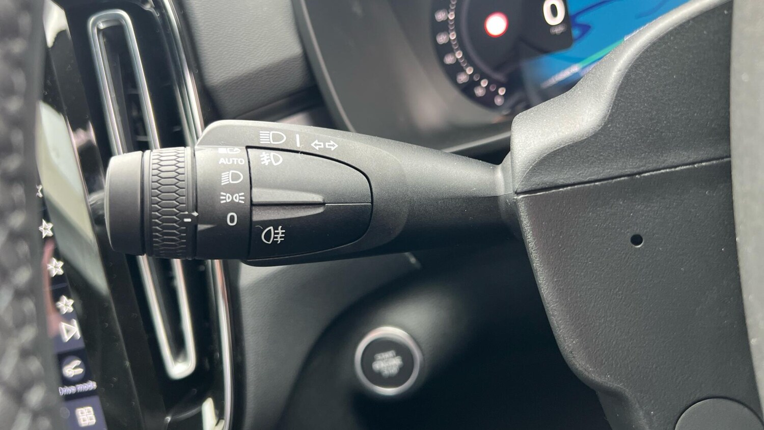 Used Volvo XC40 for sale - 77737306: Photo 57