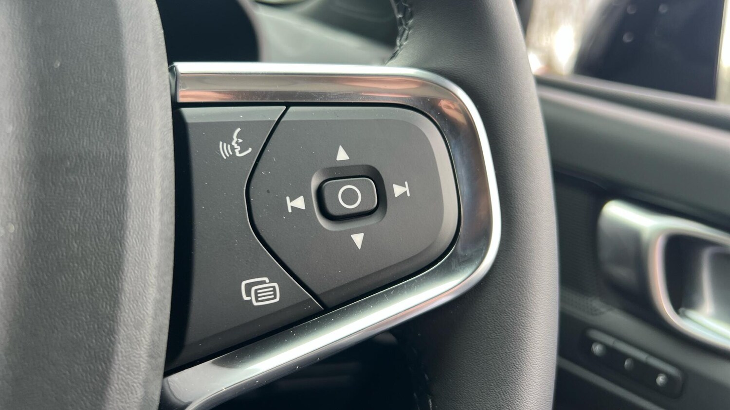 Used Volvo XC40 for sale - 77737306: Photo 59