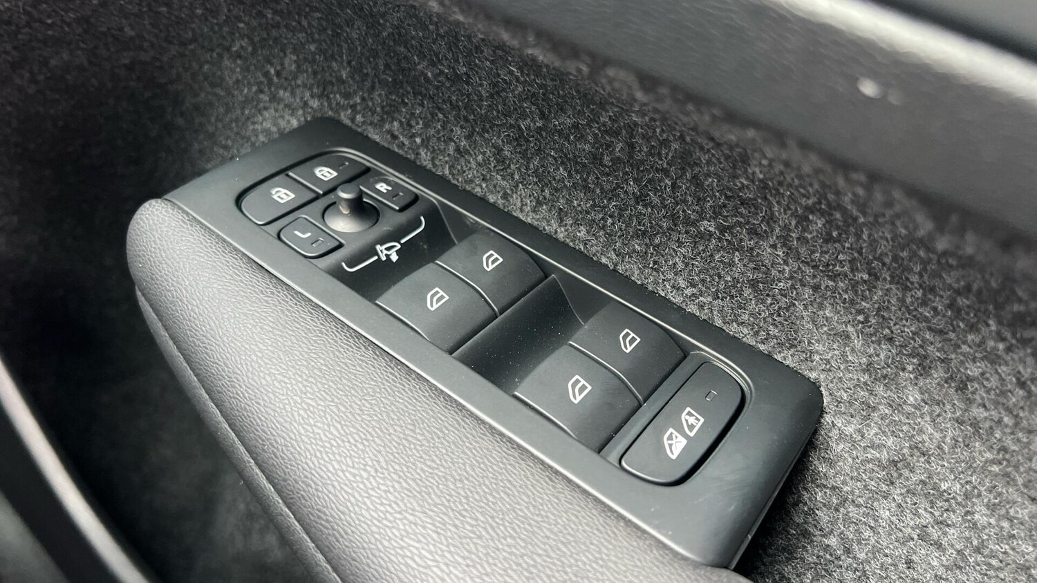 Used Volvo XC40 for sale - 77737306: Photo 61