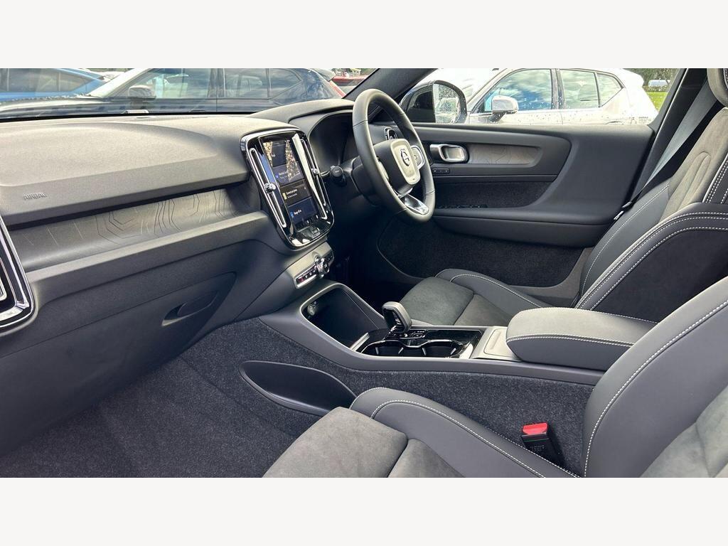 Used Volvo XC40 for sale - 76585047: Photo 2