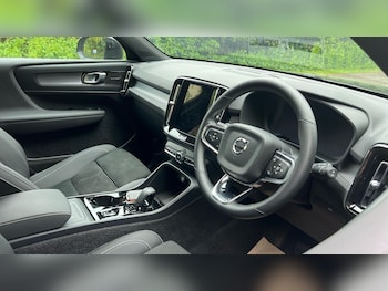 Used Volvo XC40 2025 for sale - 78613000: Photo