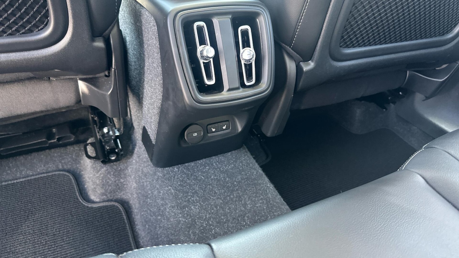 Used Volvo XC40 2024 for sale - 76153208: Photo 21