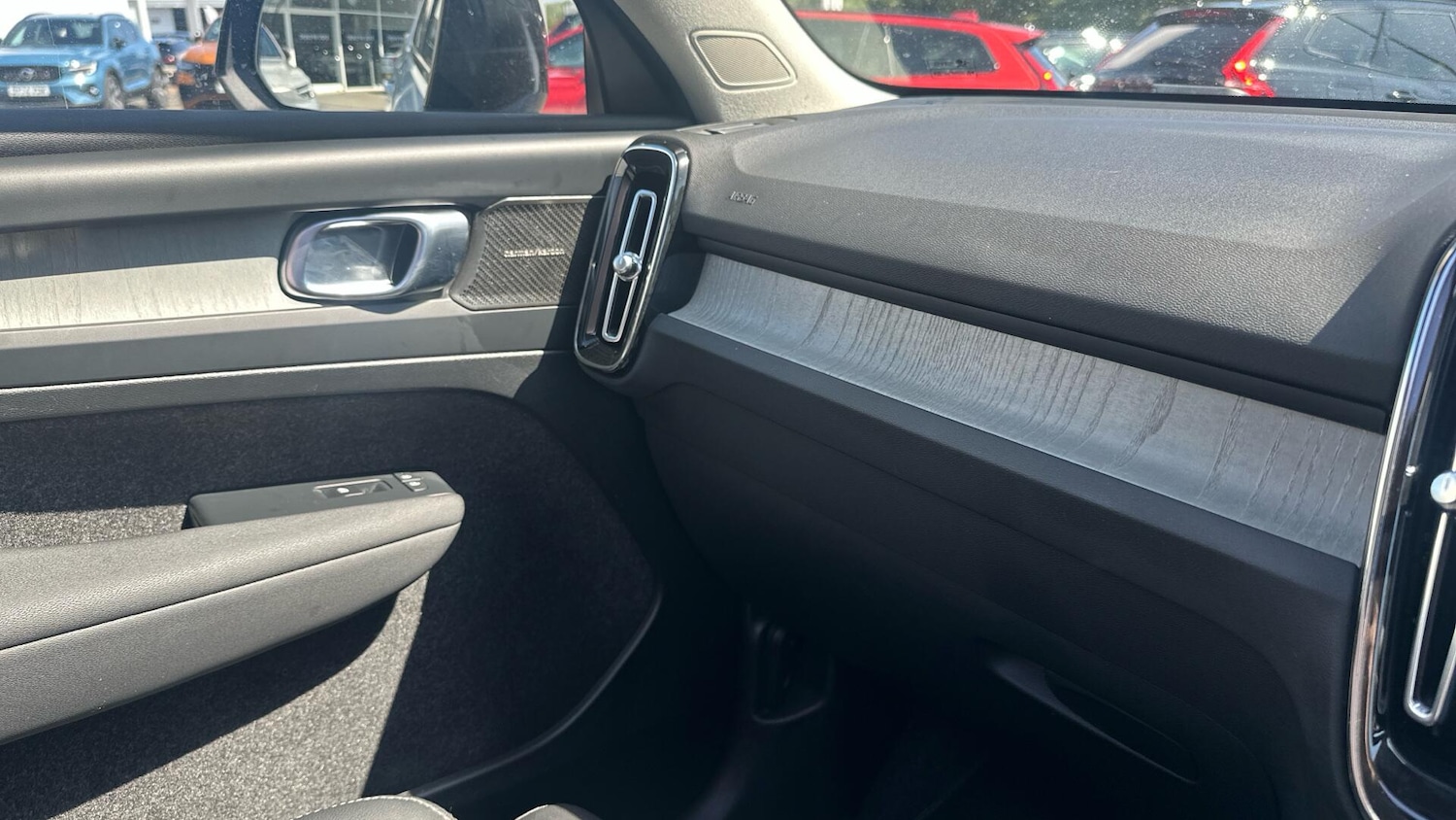 Used Volvo XC40 2024 for sale - 76153208: Photo 34