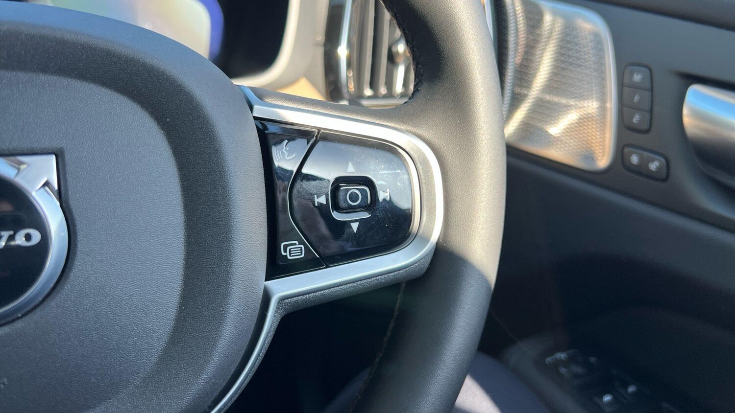 Used Volvo XC60 2026 for sale - 78147701: Photo 36