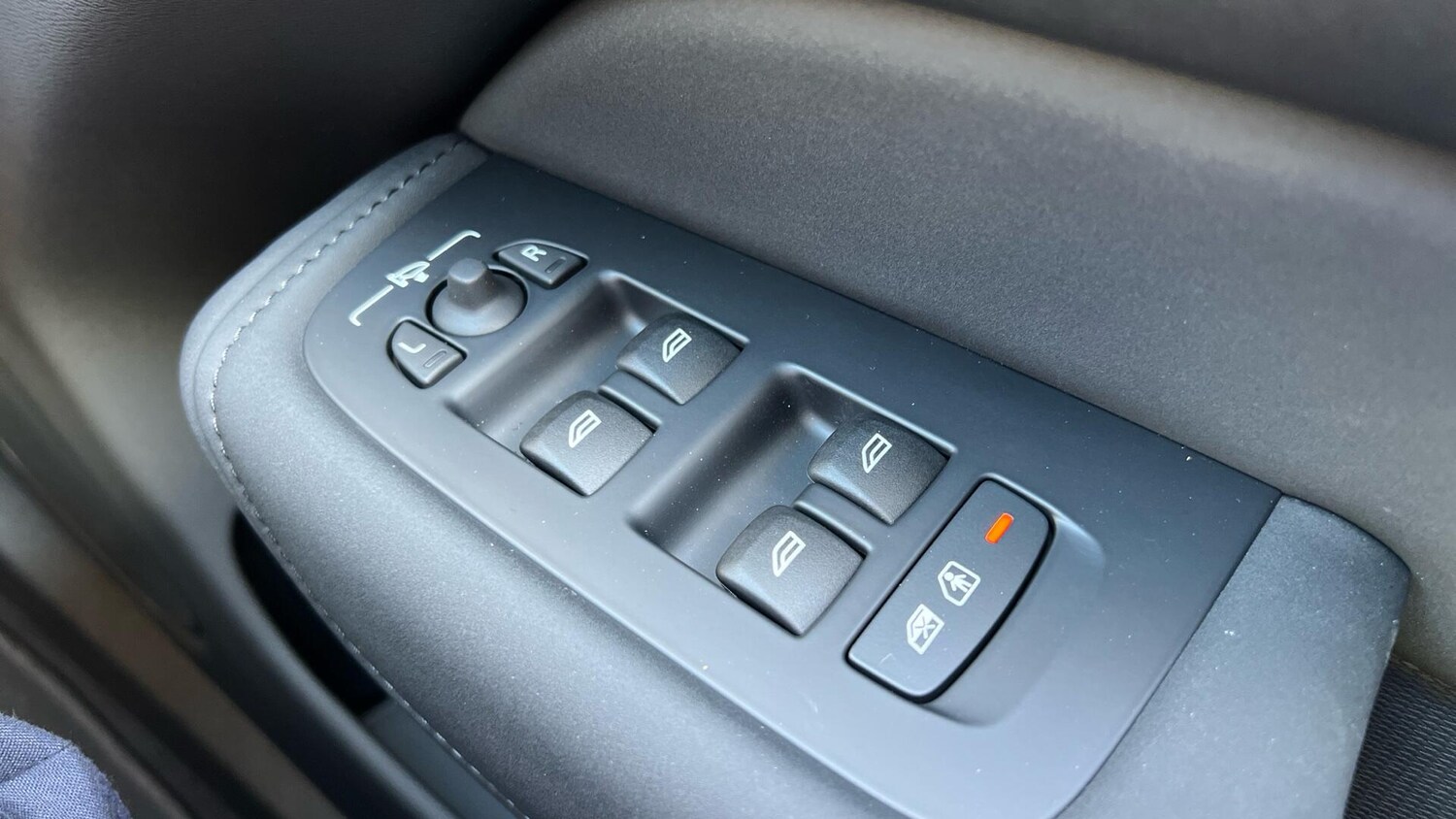 Used Volvo XC60 2026 for sale - 78147701: Photo 99