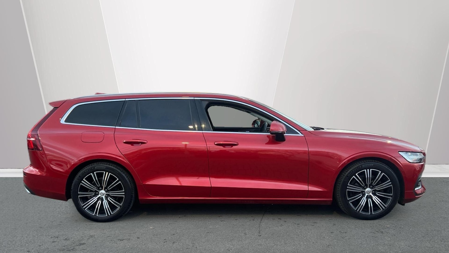 Used Volvo V60 2021 for sale - 77646246: Photo 4