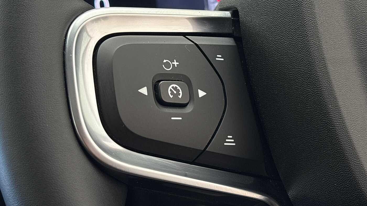 Used Volvo XC40 2024 for sale - 76317945: Photo 31