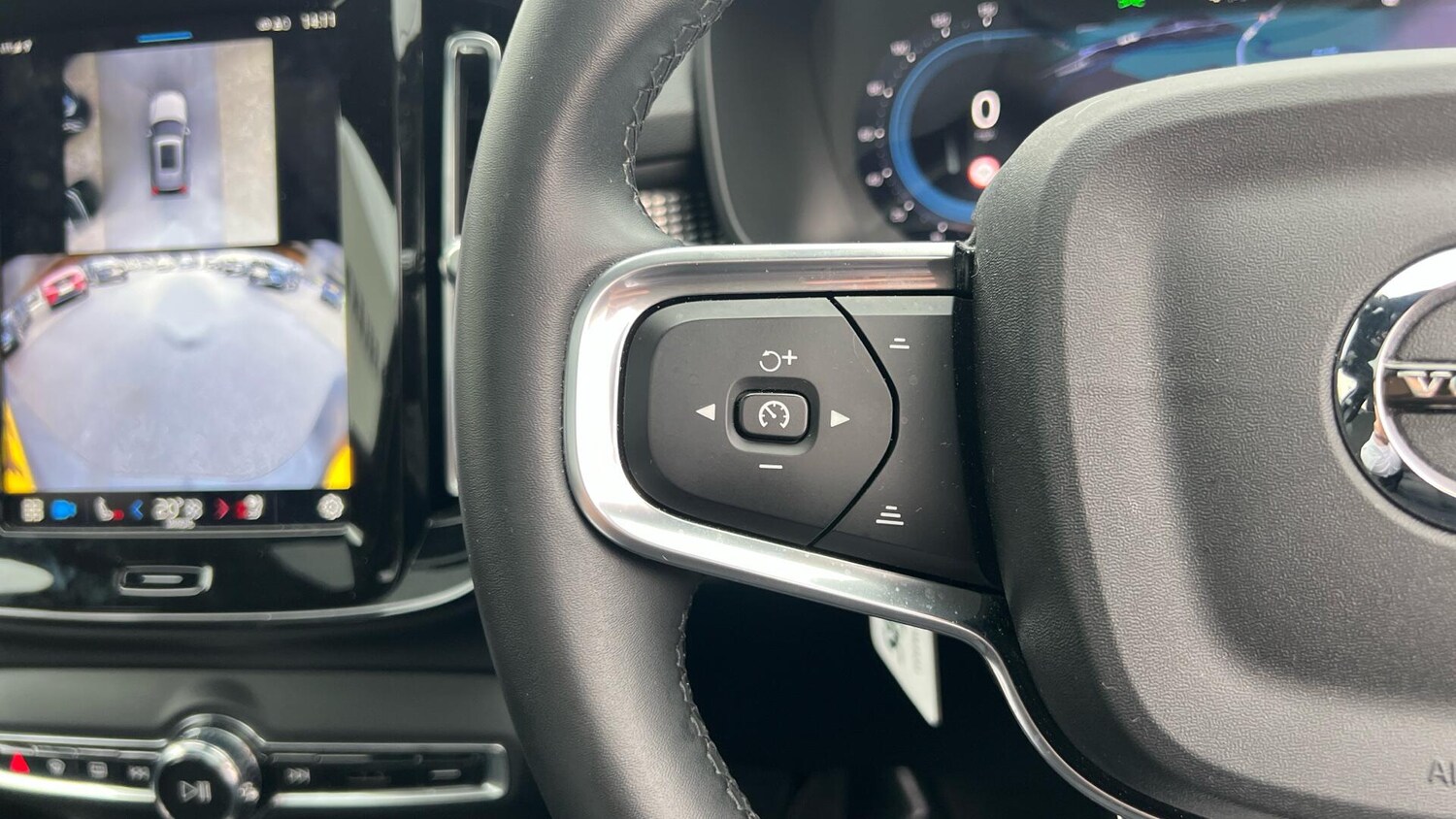 Used Volvo XC40 2024 for sale - 78047503: Photo 20