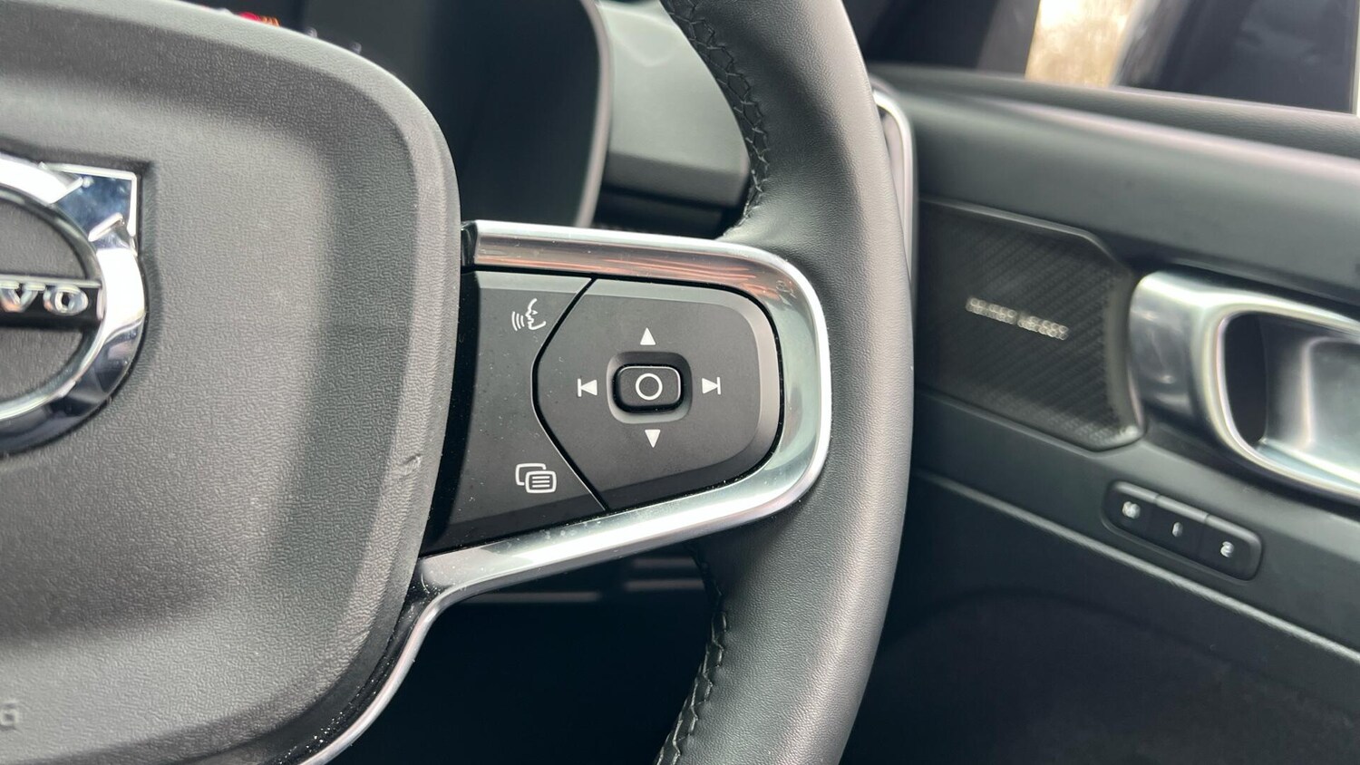 Used Volvo XC40 2024 for sale - 78047503: Photo 21