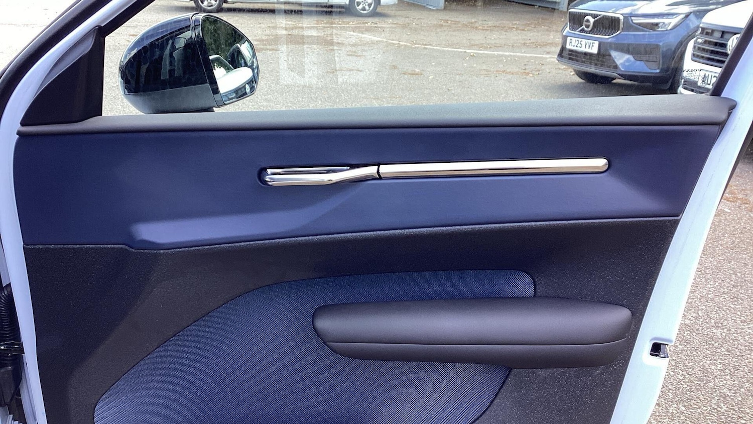 Used Volvo EX30 2025 for sale - 77101989: Photo 34