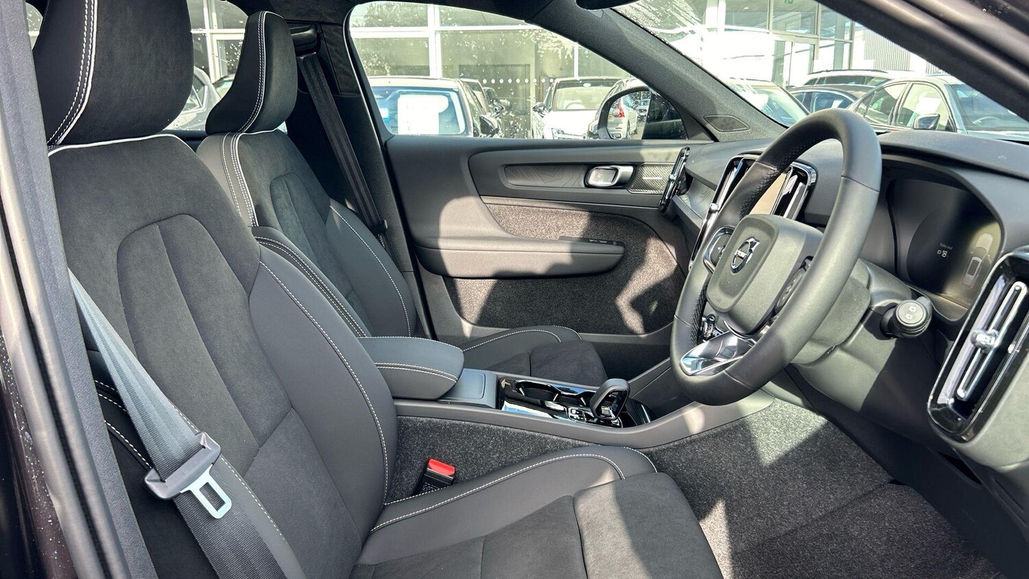 Used Volvo XC40 2025 for sale - 77852716: Photo 14