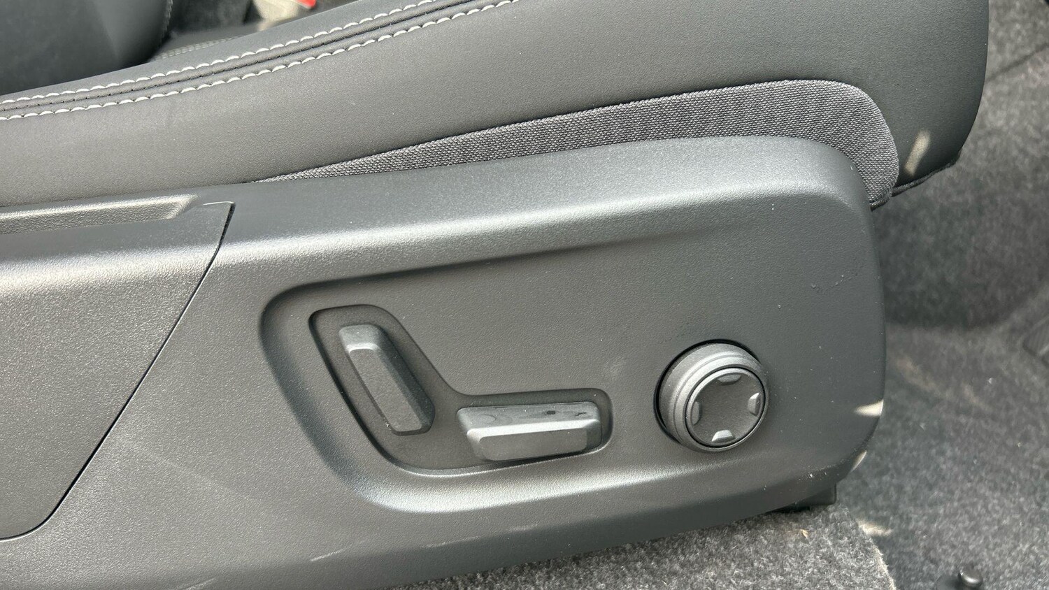 Used Volvo XC40 2025 for sale - 77852716: Photo 19