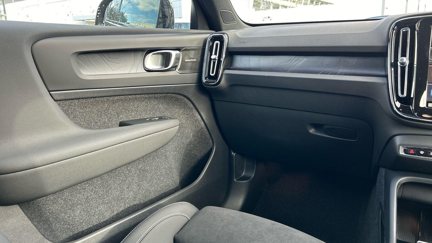 Used Volvo XC40 2025 for sale - 77852716: Photo 22