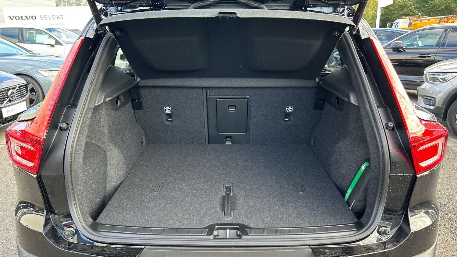 Used Volvo XC40 2025 for sale - 77852716: Photo 30