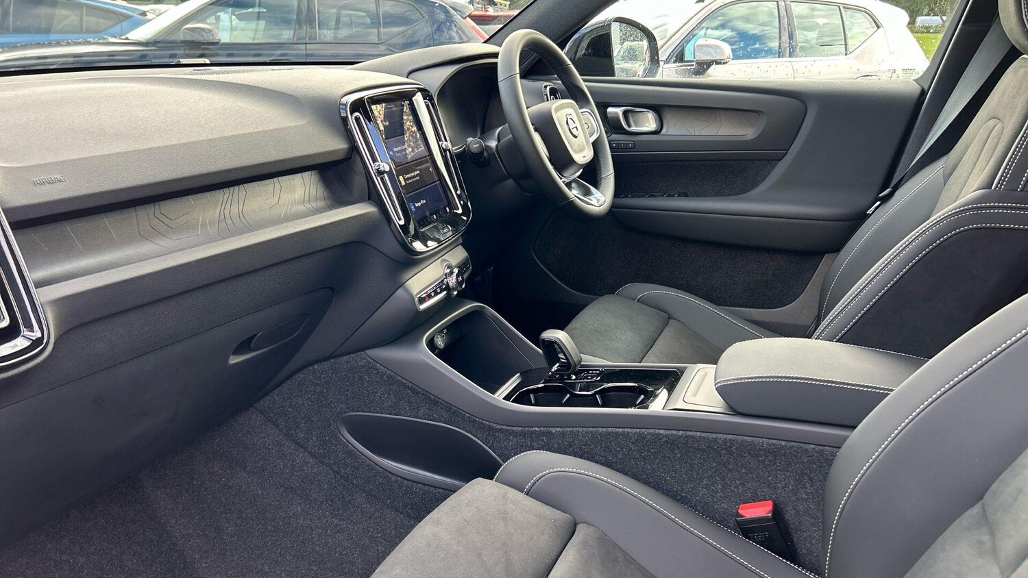 Used Volvo XC40 2025 for sale - 77852716: Photo 33