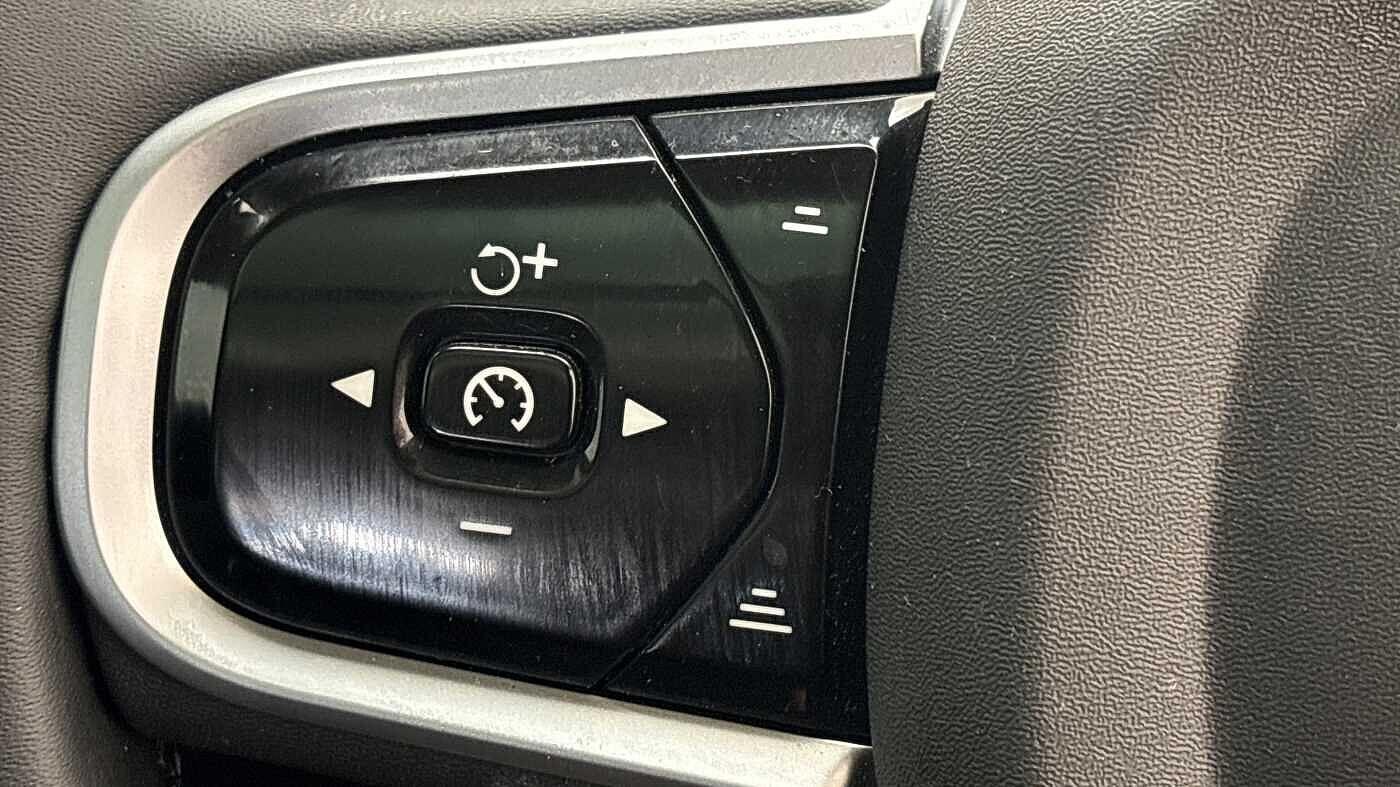 Used Volvo V60 2025 for sale - 76597396: Photo 31