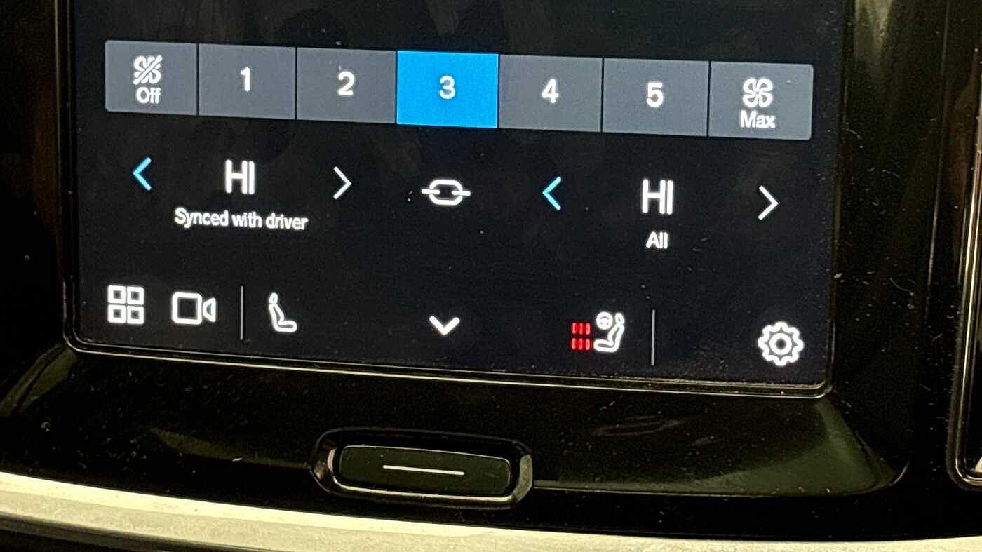 Used Volvo V60 2025 for sale - 76597396: Photo 40