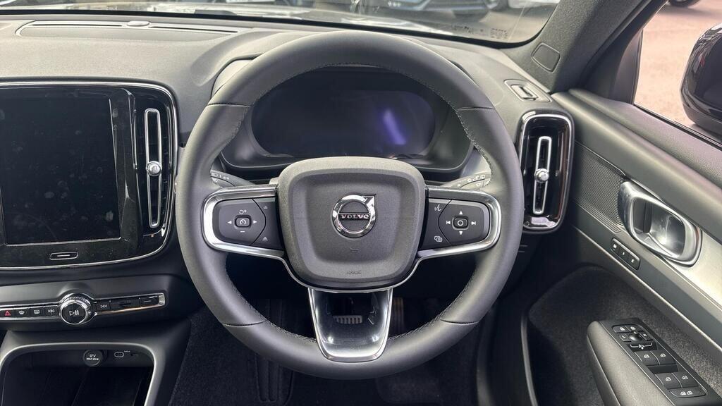 Used Volvo XC40 2025 for sale - 77162814: Photo 40